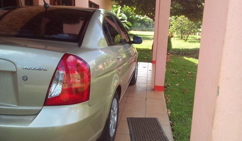 Usados: Hyundai Accent 2011 transmisión manual lleno